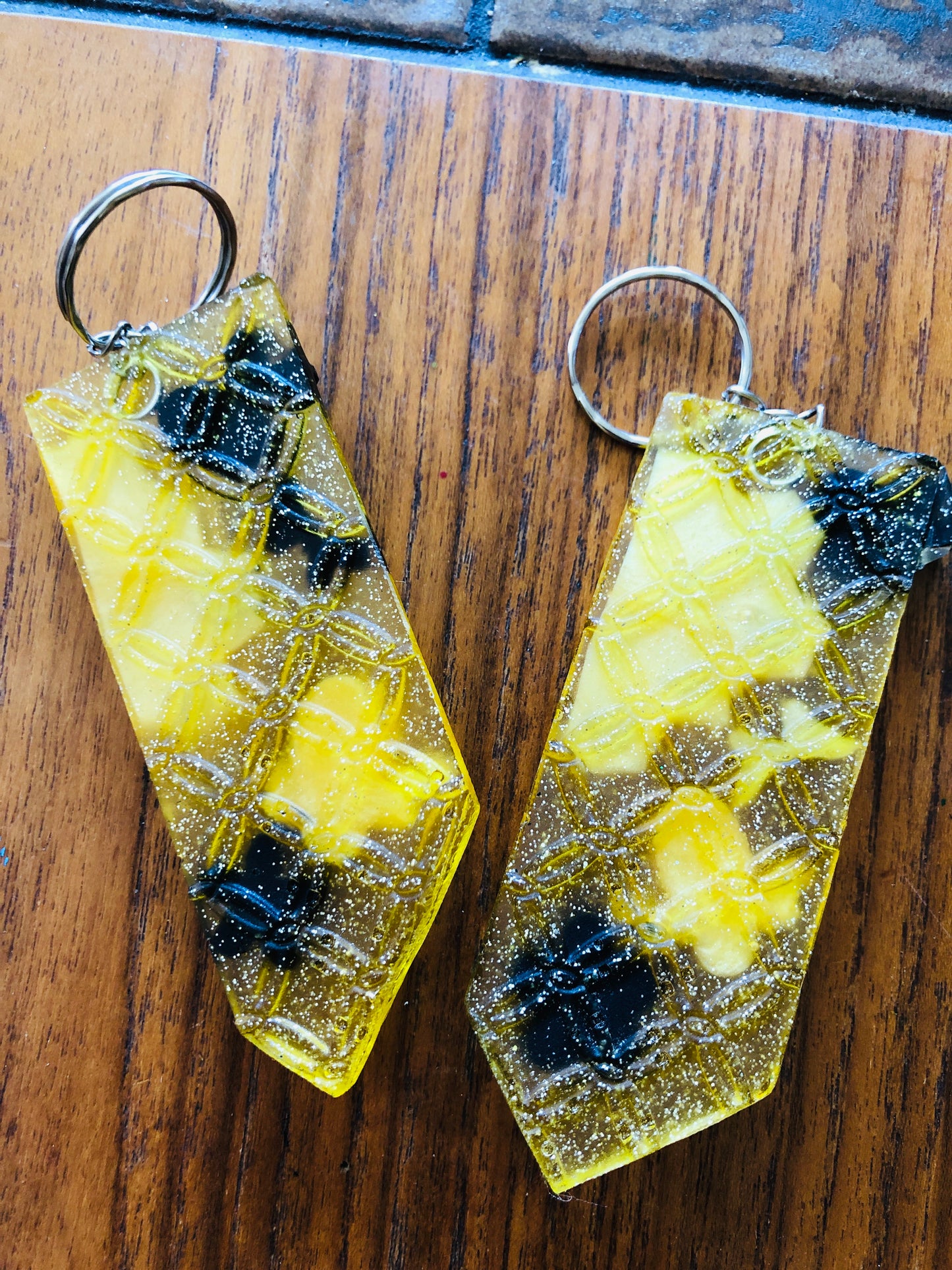 Bumble Bee Bag Tags - Resin KeyRings - Made to Order ππ€π