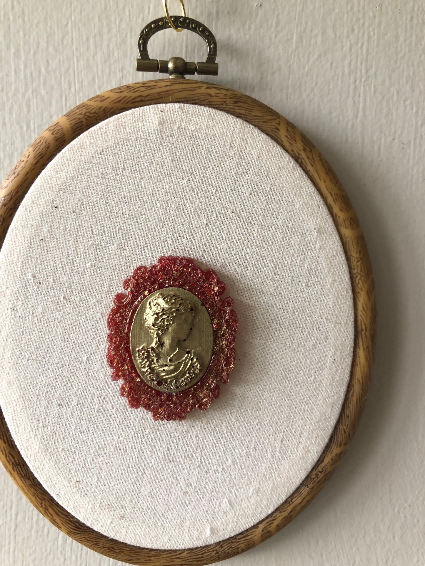 Cameo Pictures-Calico, resin & hoop ❤️